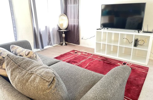 Sunrise Manor House | 3 bedroom fast wifi 15 min to strip Fremont street