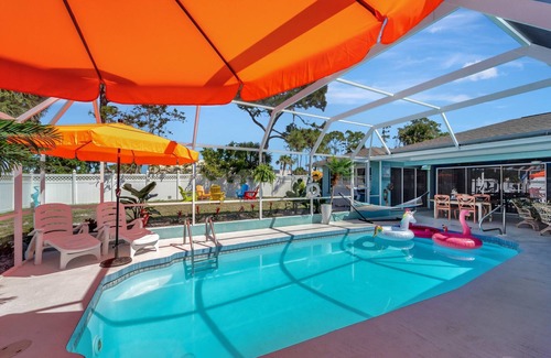 Grove City House | 3-bedroom Flamingo Retreat Heated Pool Beach