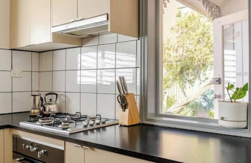 Brunswick House | 3 Bedroom HERlTAGE COTTAGE + Rear PARKlNGnn