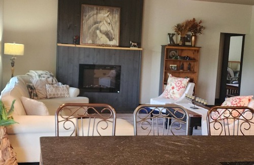 Ravenna House | 3 Bedroom High-end Townhouse. nVery spacious and centrally located.