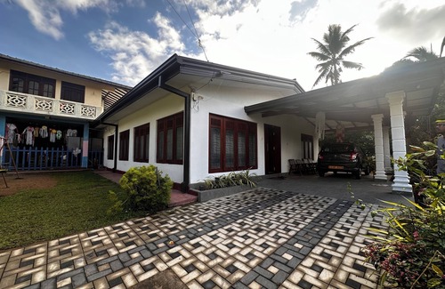Kalutara House | 3-bedroom house in beautiful Kalutara with AC, WiFi. Relax and unwind
