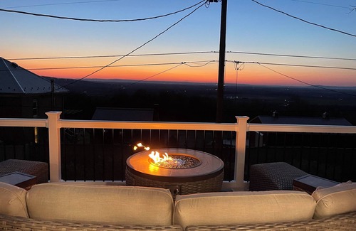 Boonsboro House | 3-bedroom house in charming Boonsboro with WiFi, AC, and a gorgeous view!