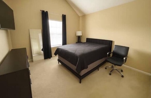 Conyers House | 3-bedroom house in charming Conyers with AC