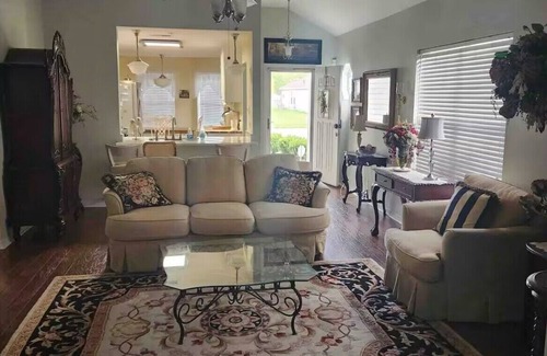 Malbis House | 3-bedroom house in delightful Daphne with AC, WiFi