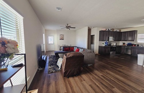 Converse House | 3-bedroom house in wonderful Converse with AC