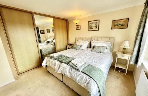 Nettleham House | 3 bedroom house with ample parking and garden