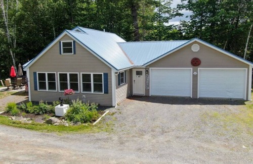 North Anson House | 3 bedroom Lakeside Home Embden Pond