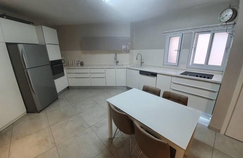 Jerusalem Apartment | 3 Bedroom modern apt with Balcony