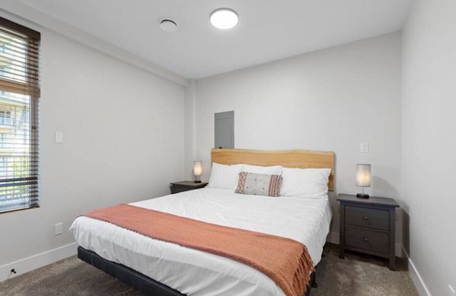 Regional District of Nanaimo Hotel | 3-bedroom Modern Rental Unit 2