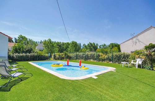 Le Sambuc Apartment | 3 bedroom nice apartment in Le Sambuc