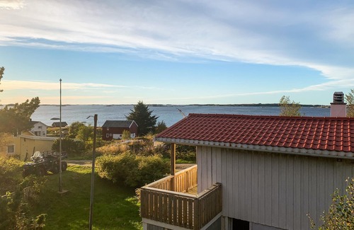 Kvenvær House | 3 bedroom nice home in Kvenvær