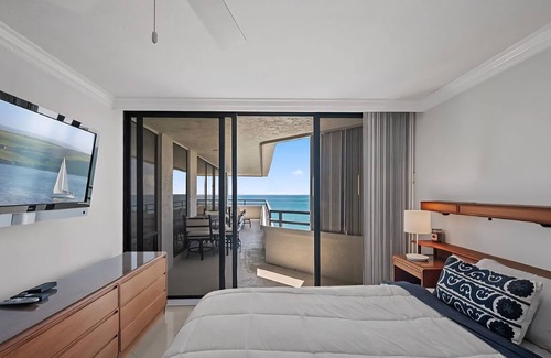 South Palm Beach Condo | 3-bedroom Oceanfront Palm Beach Condo with Pool & Steps to the Beach