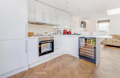 Munster Apartment | 3 bedroom Penthouse with London Skyline View