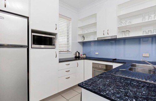 Marcoola Apartment | 3 Bedroom Poolside Villa