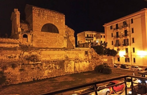 Kalsa House | 3 Bedroom Private vacation home in Palermo