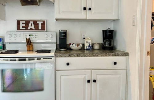 Milton House | 3 bedroom ranch in enjoyable Lewes 20 minutes to beach & historic district.