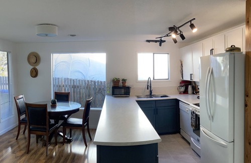 Downtown House | 3 bedroom rancher - 5 minute walk to downtown/beach