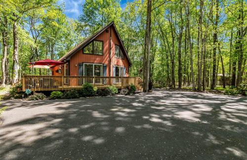 Albrightsville House | 3 bedroom Rental pet friendly, fireplace, hot tub, near ski resorts