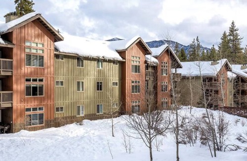 Round Hill Village Resort | 3-bedroom resort in beautiful Zephyr Cove with WiFi, fitness room