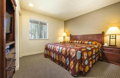 Round Hill Village Resort | 3-bedroom resort in beautiful Zephyr Cove with WiFi, fitness room