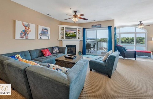 Huddleston Resort | 3 bedroom resort ML beautiful SML condo w/ indoor pool WiFi and dinning.