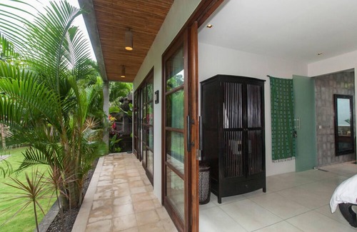 Batubelig Villa | 3 Bedroom Seminyak Private Pool Villa
