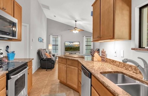 Vero Beach Apartment | 3 Bedroom Single family 320419 by Houzlet