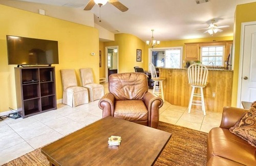 South Venice Apartment | 3 Bedroom Single family 320073 by Houzlet