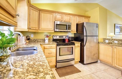 South Venice Apartment | 3 Bedroom Single family 320073 by Houzlet