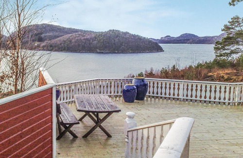 Belland House | 3 bedroom stunning home in Lyngdal