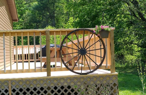 Balsam Grove House | 3-bedroom vacation home near Pisgah National Forest
