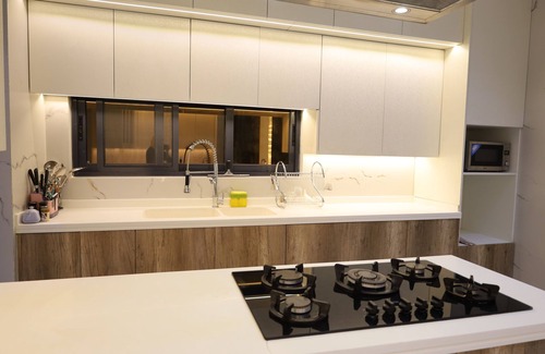 Ajman House | 3-bedroom villa in enchanting Ajman with AC, WiFi. Relax and unwind