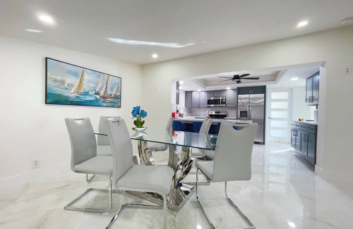 Caloosahatchee Villa | 3-bedroom villa in pleasant Cape Coral. Direct Gulf Access