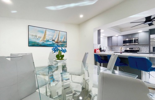 Caloosahatchee Villa | 3-bedroom villa in pleasant Cape Coral. Direct Gulf Access