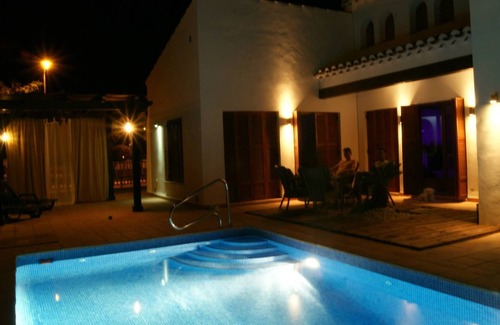 Caserio Los Tarquinos Villa | 3 bedroom villa with pool in the a quiet, gated inland private resort