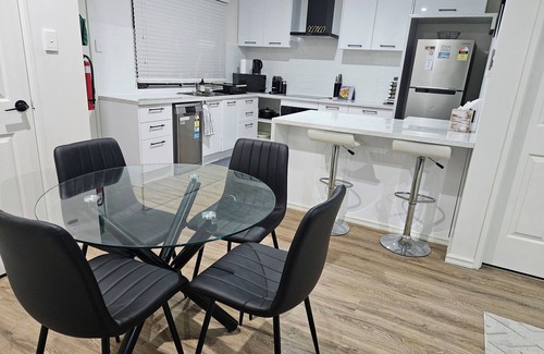 Webberton Ski Chalet | 3 Bedroomed Deluxe Holiday and Business Villa