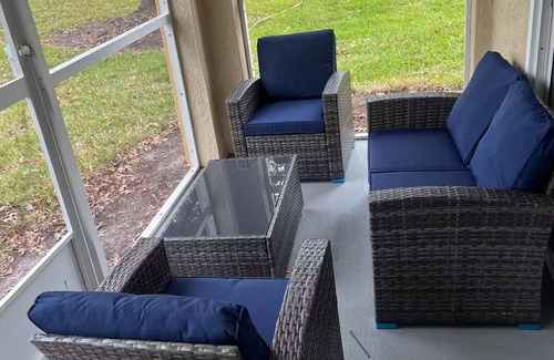 OakLeaf Plantation House | 3 Bedrooms Condos at Cottages Oakleaf