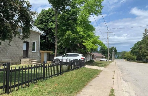 Wiarton House | 3 bedrooms South peninsula house