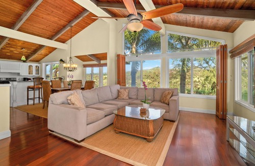 Bayview House | 3 bedrooms with baths, air conditioning and heated pool near Grand Hyatt.