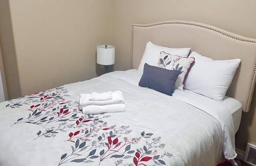 Grande Prairie House | 3 Beds 2 Baths by Costco, GP Airport, Restaurants