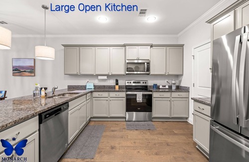 Gainesville House | 3 BR/2.5 BA. New, 10 min to NGMC, city square and I-95, Pets OK. 15 days minimum