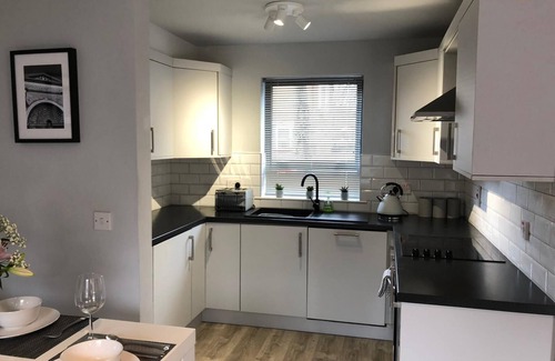 Belfast Central District House | 3 BR City Centre House/Parking/Experienced Hosts