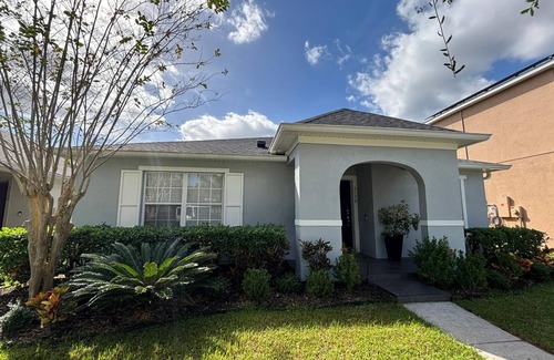 Orlando House | 3-br contemporary getaway with independent office space, in delightful Orlando.