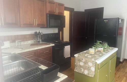 Bridgeton House | 3-BR house in serene Bridgeton 10 mile from Airport WiFi AC. Enjoy peaceful stay