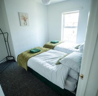 Lowestoft Apartment | 3 BR House Near Beach By Eason Stays Short Lets & Serviced Accommodation Lowestoft