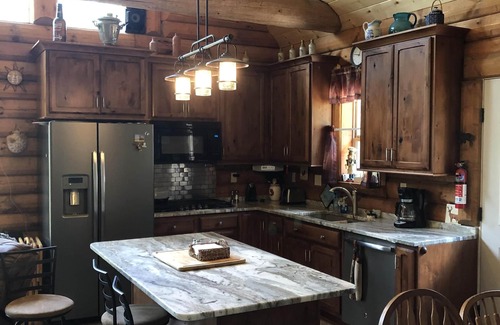 Fairburn Cabin | 3 BR LOG Cabin, 6 miles west of Custer. Secluded and ready for you and your pet