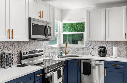 Pompano Beach House | 3‑BR Retreat w Pool near the Beach - Car charger