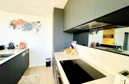 Reid Apartment | 3 BRs topfloor view@Heart of Canberra free parking