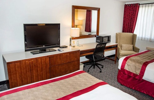 Cedar City Hotel | 3 Comfortable & Clean Units Near Bryce Canyon Country! Free Breakfast, Pool!