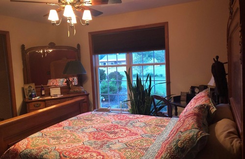 Milford Bed & Breakfast | 3 guestrooms with attached and shared bath